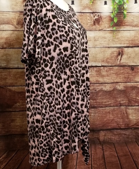 Tops - Size 3X Pink Cheetah print blouse